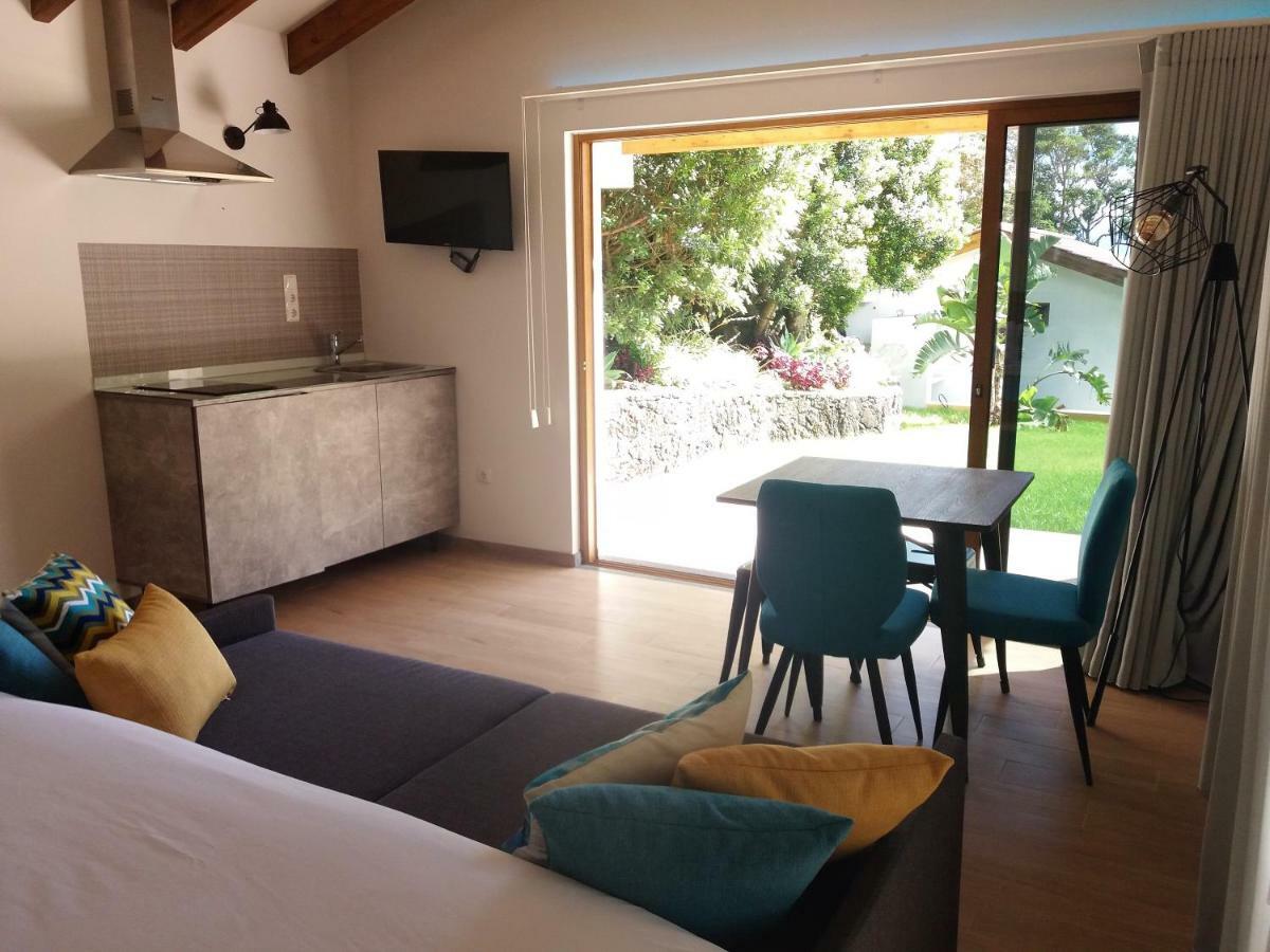 Villas Casteletes Urzelina Exteriör bild